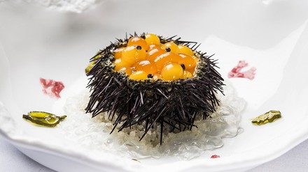 Michelin hat in der vergangenen Woche die  Restaurantauswahl 2024 des Guide Michelin Frankreich vorgestellt. Die neue Liste wurde während einer Zeremonie im Kongresszentrum der Stadt Tours in der Region „Centre – Val de Loire“ enthüllt. (Foto: © Anne-Emmanuelle Thion / L’Orangerie)