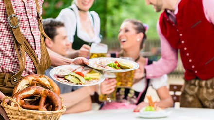 Wie Deutschland essen geht – Eine Studie zum Konsumverhalten der deutschen Bevölkerung im Gastgewerbe (Foto: © Kzenon/stock.adobe.com)