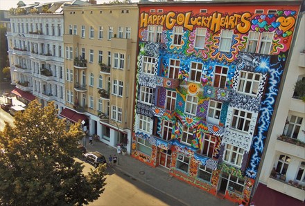 So sah die Fassade des "Happy Go Lucky" Hostels in Berlin-Charlottenburg vor den Bauarbeiten aus. (Foto: © Happy Go Lucky Hotel & Hostel)