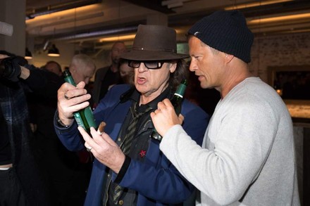 Til Schweiger und Udo Lindenberg mit Bier in der Hand