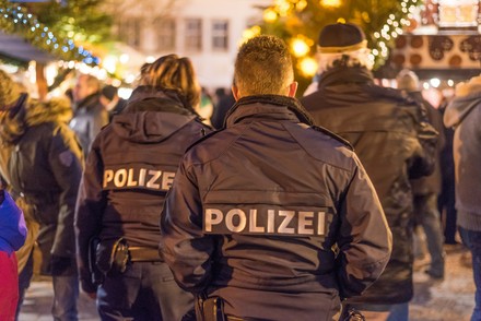 Polizeistreife auf Weihnachtsmarkt