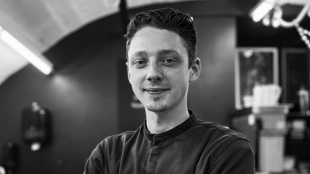 Valentin Stäuli im schwarz/weiß Portrait