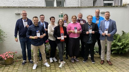 Foto v.l.n.r.: Michael Schlößer (BONNOX Boardinghouse & Hotel, Hotel Rheinland), Pascal Vega Valenciano (BONNOX Boardinghouse & Hotel), Christoph Silber-Bonz (Hotel Hangelar), Mareile Schröder-Benz (Hotel Astoria), Cora Hübner-Stauf (Hotel Deutsches Haus), Friederike Rempel (Hotel Collegium Leoninum), Ricarda von Petersdorff (Apartmenthaus No. 11), Philipp Seufert, Sven Baden (beide Hotel Aigner), Jörg Enders (Hotel Sebastianushof), Pierre Richter (Hotel Europa)