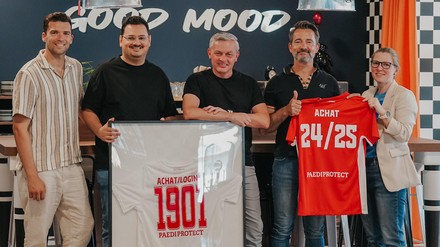 Marius Schnelker (Pressesprecher OFC), Helge Lütters (Cluster Manager Achat Hotels), Christian Hock (Geschäftsführer OFC), Michael Lachner (Sales Manager Sport, Achat Hotels) und Sarah Thieme (Operations Mangerin Loginn Hotel Offenbach)