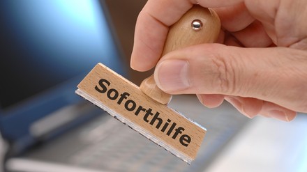Ein Stempel mit dem Aufdruck Soforthilfe