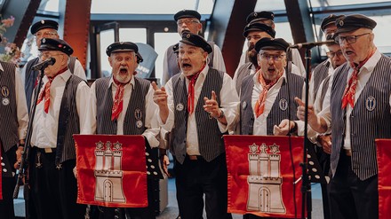 Hamburger Chor singend