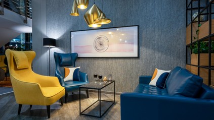 Lobby im Voco Düsseldorf Seestern. (Foto: © IHG Hotels & Resorts)