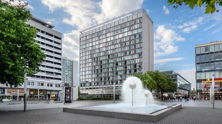 Pullman Hotel in Dresden in der Außenansicht