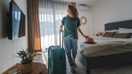 Gast im Hotelzimmer