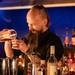 Bartender beim Bar Wars