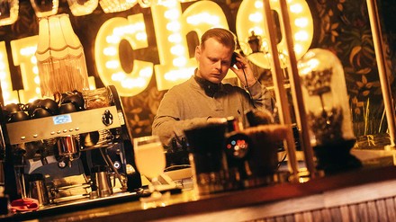 DJ in der Pincho Nation Bar