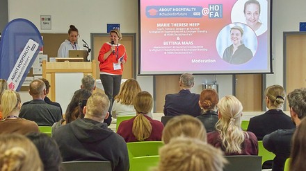 Marie Therese Heep und Bettina Maas