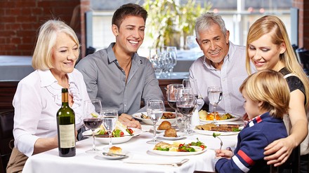 Familie im Restaurant
