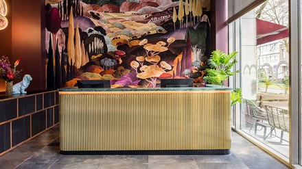 Rezeption des Hotel Amano Düsseldorf