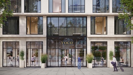 Aktuelle Außenansicht des Hotelgebäudes in Manchester.