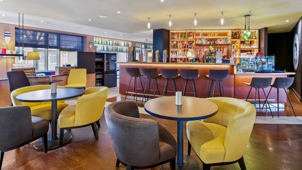 Bar im Leonardo Hannover Medical Park