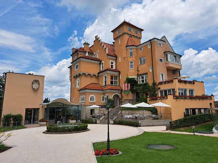 Hotel Schloss Mönchstein