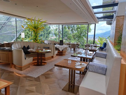 Restaurant "The Glass Garden"