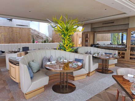 Restaurant "The Glass Garden"