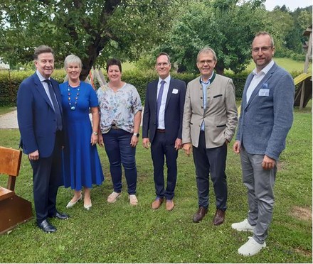 Der neu gewählte Bezirksvorstand des Dehoga Bayern