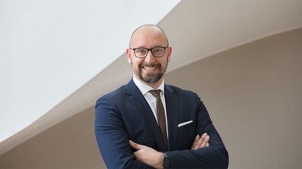 Porträt von Matthias Szypryt, neuer Director of Operations im The Westin Hamburg Elbphilharmonie