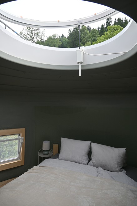 Doppelbett im Silo-Hotel