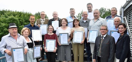 Die für ihre langjährige Treue zum Dehoga Bayern ausgezeichneten Mitglieder