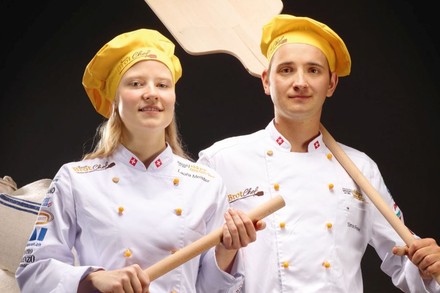 Zwei Teilnehmer beim Brot-Chef Wettbewerb