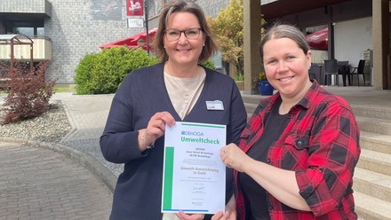 Verkaufsleiterin Sonja Lachnit und Verwaltungsassistentin Ulrike Pirstadt