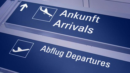 Schild Ankunft Abflug Flughafen