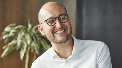 Porträt von Tom Lakin