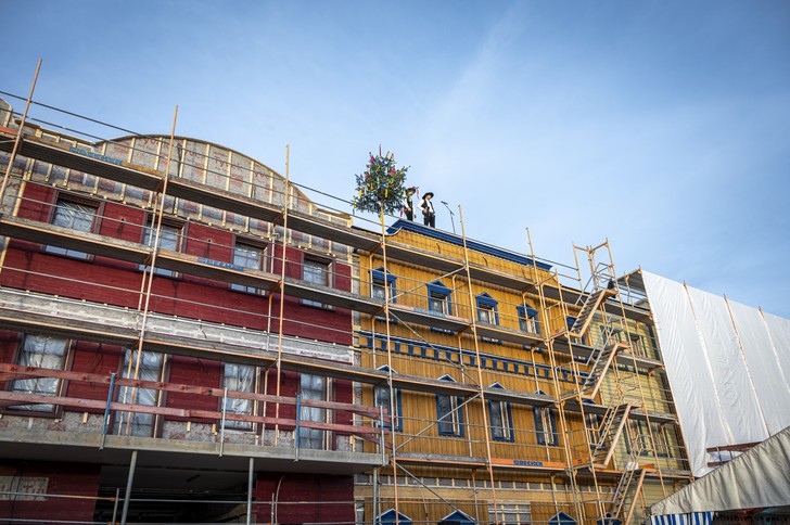 „Riverside Western Lodge“