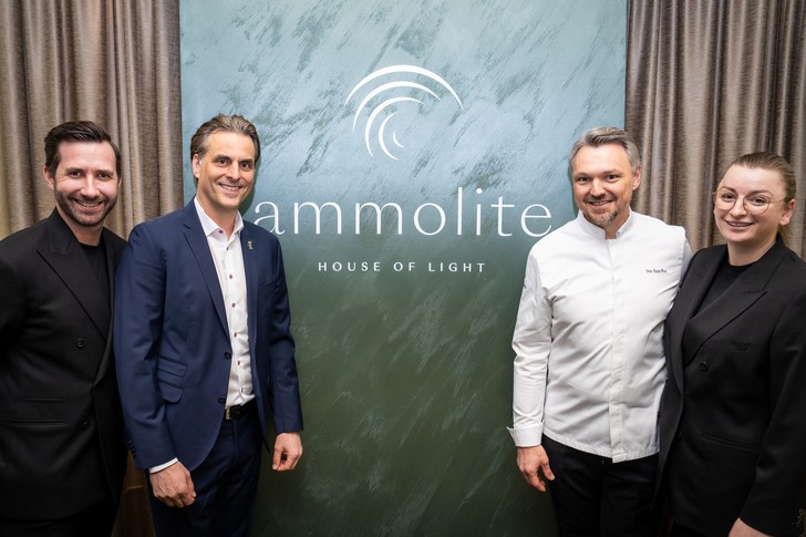 Sommelier Sascha Schmidt, Thomas Mack, Peter Hagen-Wiest und und Restaurantleiterin Lisa-Marie Schmidt