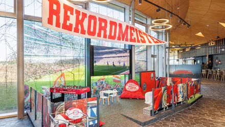 Erster „FC Bayern München“-Fancorner an der Autobahn