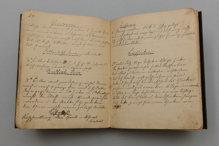 Das handschriftliche Kochbuch von Ursula Winningtons Großmutter Olga