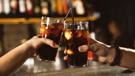 Gläser mit Softdrink