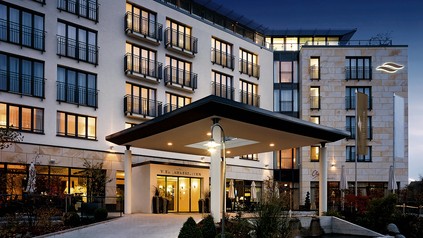 Hotelteam des Hotel Vier Jahreszeiten Starnberg