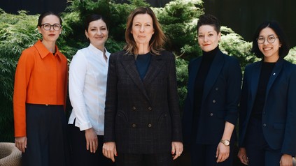 Sabine Eichbauer mit Crew