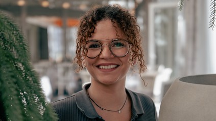 Porträt von Mariana Santelli, Leitende Hausdame im Hotel Der Sonnenhof