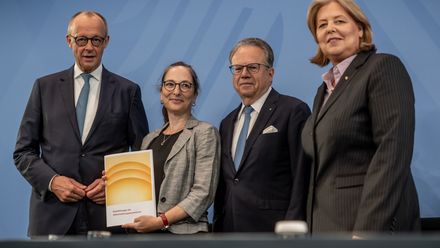 Vorstellung der Vorschläge zur Reform der Altersvorsorge mit Friedrich März und Bärbel Bas