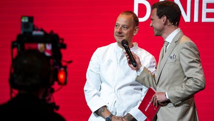 Daniel Schimkowitsch bei der Verleihung des Guide Michelin in Frankfurt