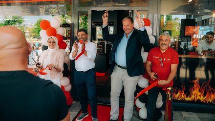 Eröffnung des neuen „Mangal Döner“-Restaurants in Schiedam