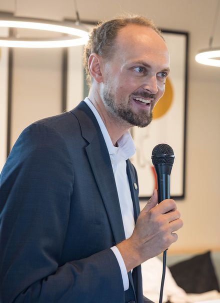 Alexander Schiehser