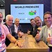 Gemeinsam am FlowDiner auf der IAAPA Expo Europe in London (v. l.): Robert Dahl, Christian von Elverfeldt, Jürgen Mack, Frederik Mack, Michael Mack und Thomas Mack.