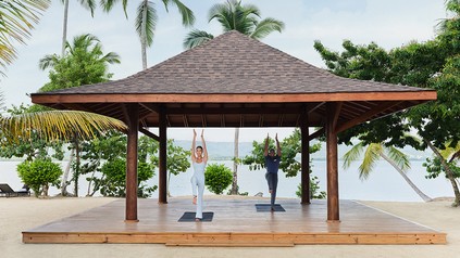 Frau beim Yoga