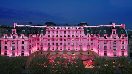 Pinkes Peninsula Hotel Paris