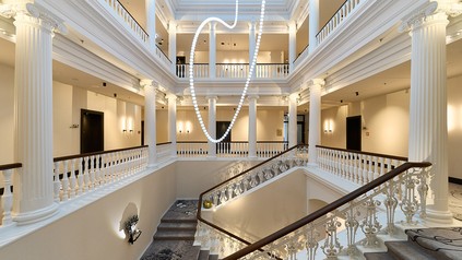 Lichtinstallation Treppenhaus Steigenberger Hotel