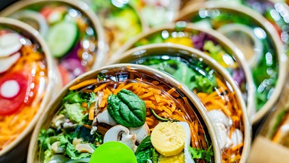 Essen in Einwegbehältern