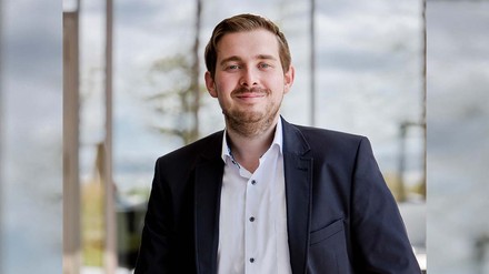 Patrick Lüders (33) ist neuer Hoteldirektor im Upstalsboom-Hotel auf Föhr. (Foto: © Upstalsboom)
