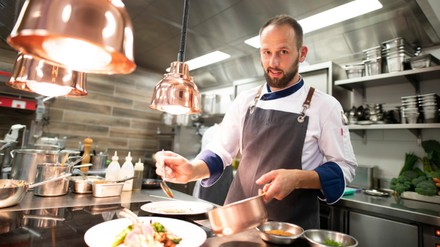 Alexander Erck beim kochen